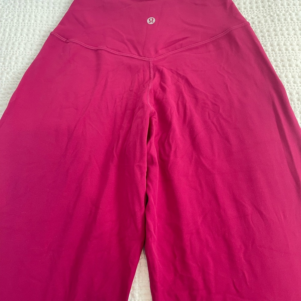 WILDBERRY Lululemon align high-rise wide leg pant 31’’.
